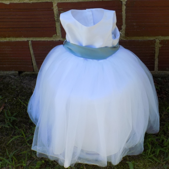Brand New David's Bridal Flower Girl Dress size 5 - Picture 2 of 7